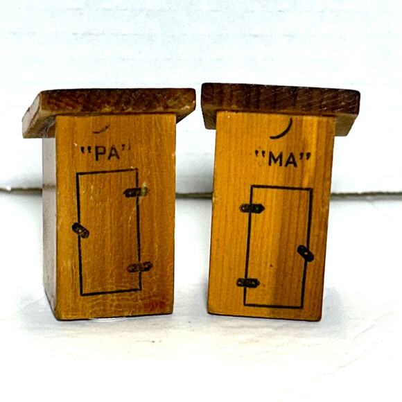Vintage Ma and Pa Outhouse Salt and Pepper Shakers - Picture 1 of 7